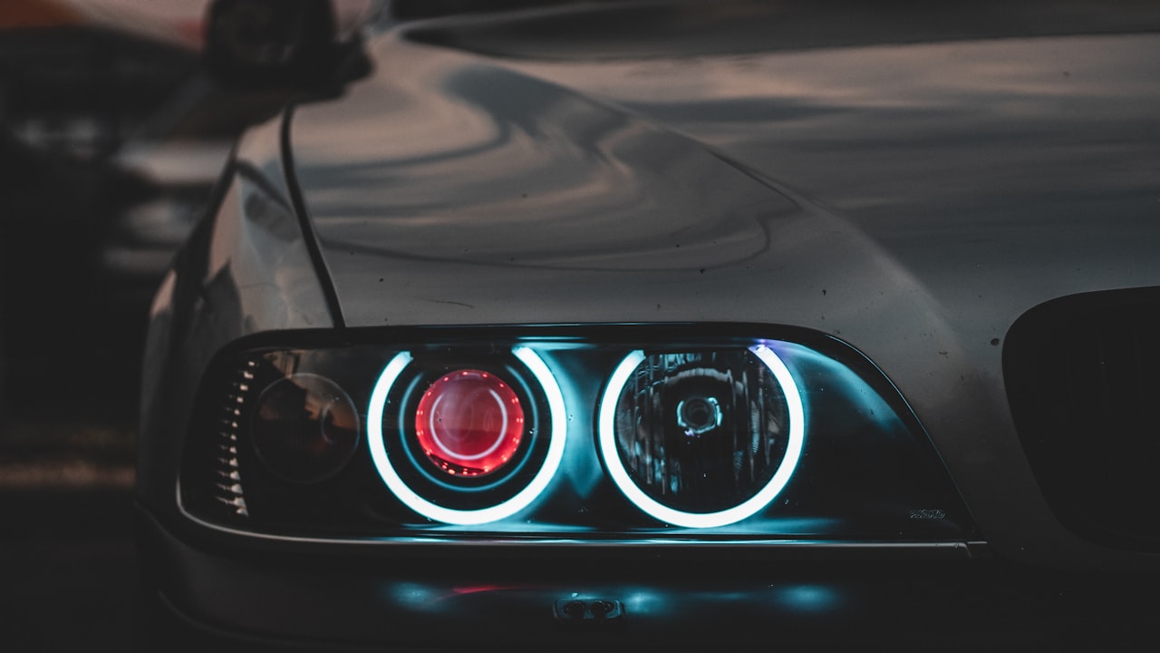 Which Is Better Between Car Phone stands On Dashboard or Windscreen